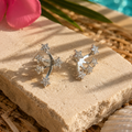 Boucles d'oreilles Constellation argentées — puces grimpantes en forme d'étoiles pavées de cristaux
