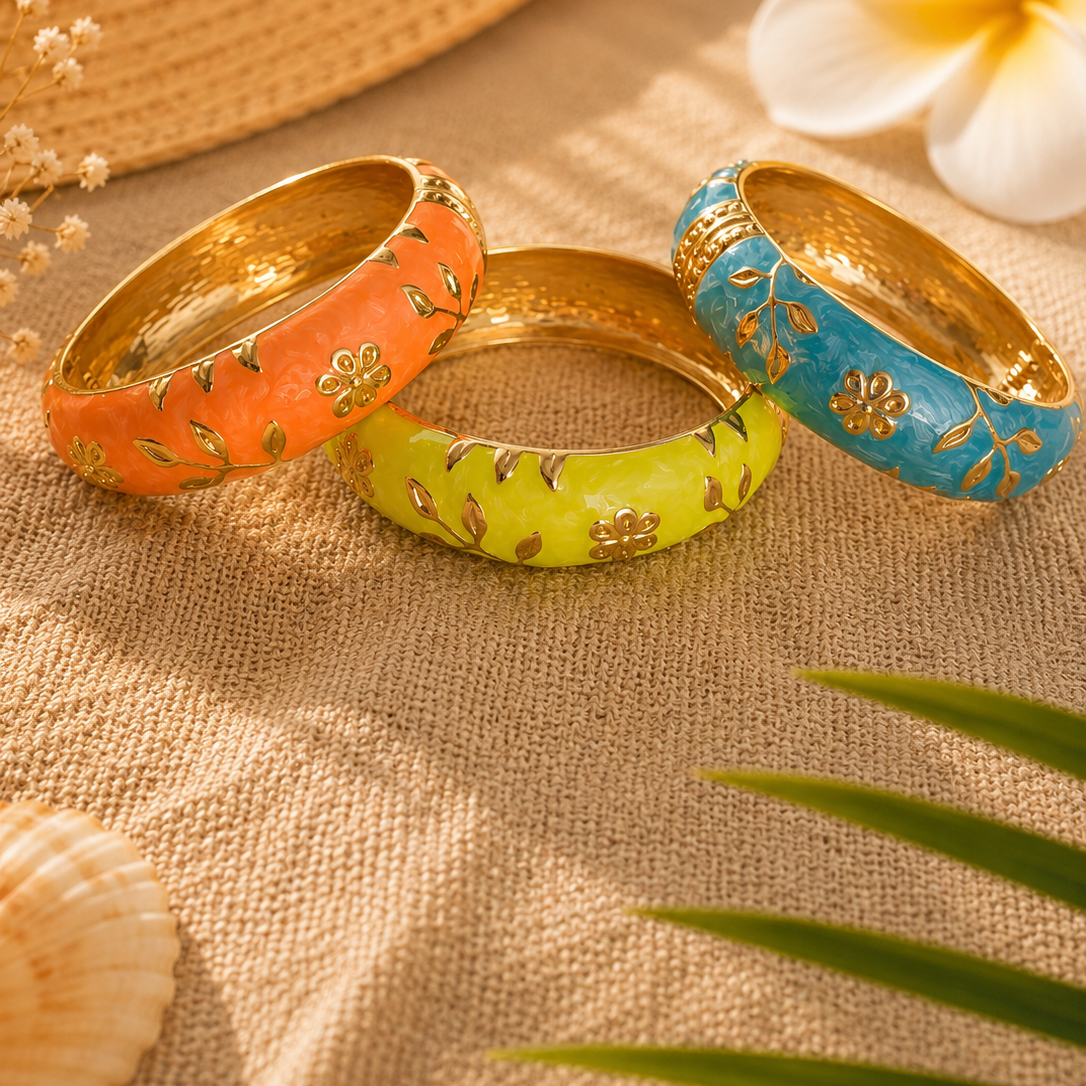 Bracelets Jonc Fleuri XL Éclat Tendance — modèles larges jaune, orange et turquoise, émail et motif floral doré, ambiance estivale