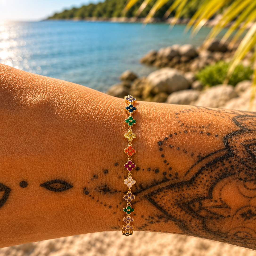 Bracelet Trèfle Éclat Tendance, coloris Multicolore, trèfles colorés arc-en-ciel, acier inoxydable doré